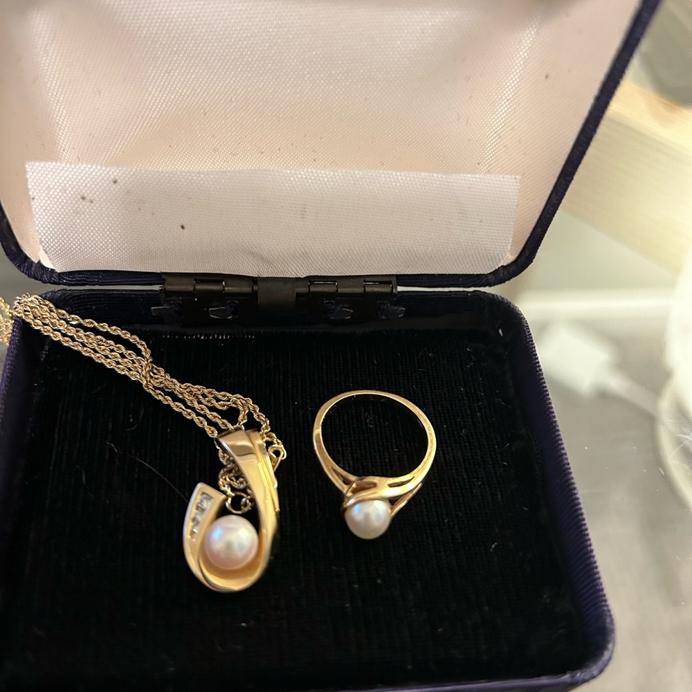 Vintage Gold and Pearl Necklace Set